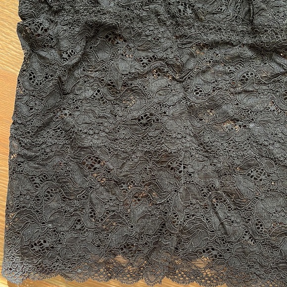 Black lace tank - Picture 6 of 8